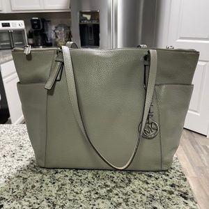 Michael Koras grey bag